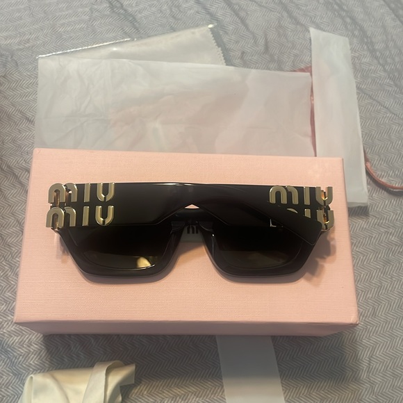 Miu Miu Black and Gold Rectangular Sunglasses - Picture 6 of 7